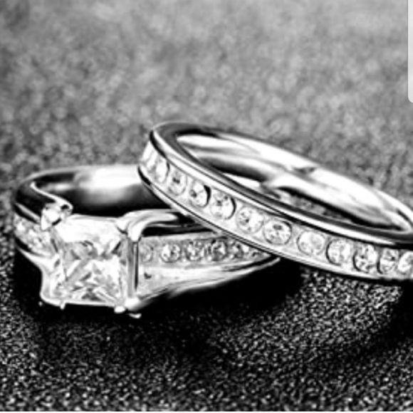 SALE! Sterling Silver 2 Carat Princess Cut Wedding Rings - Picture 3 of 7